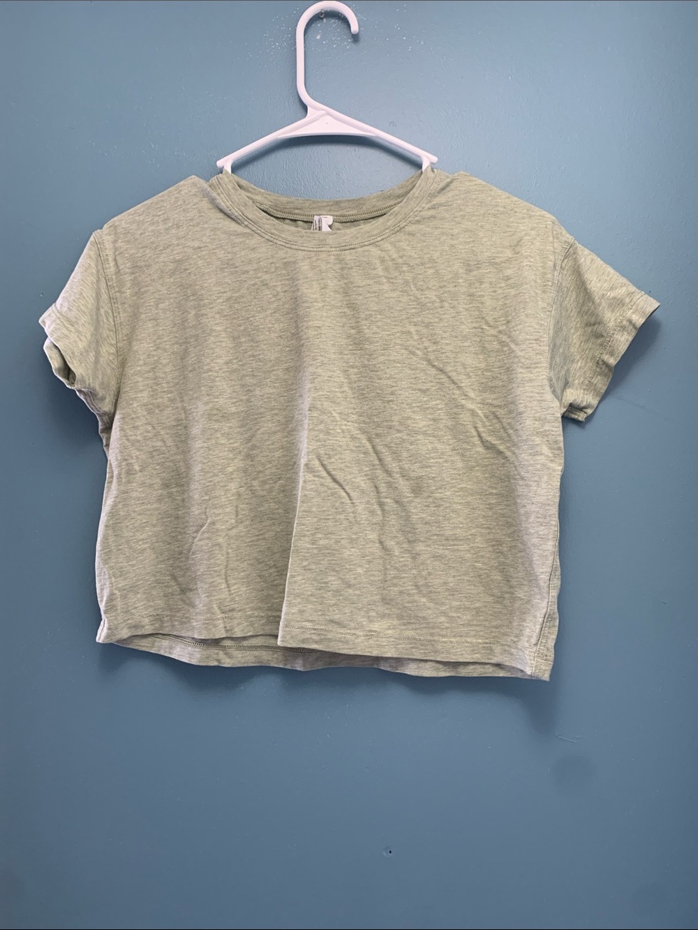 lululemon athletica Cropped Short Sleeve Tee in Sage Green